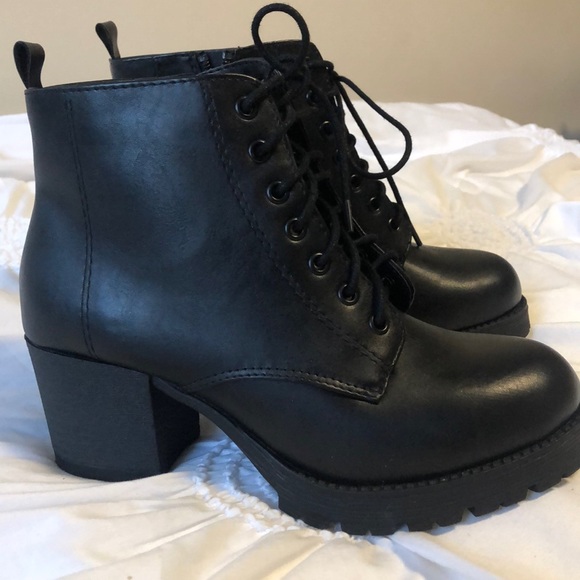 Boots - Picture 2 of 4